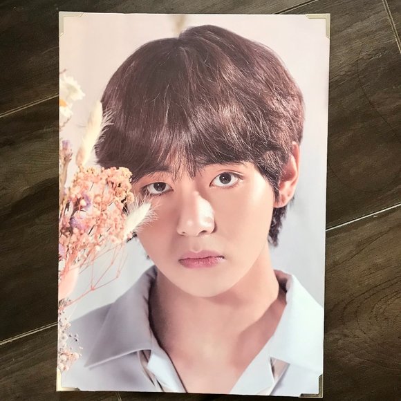 Limited Edition V Portrait High Quality Official Merch of Love Your Self tour - Picture 1 of 2